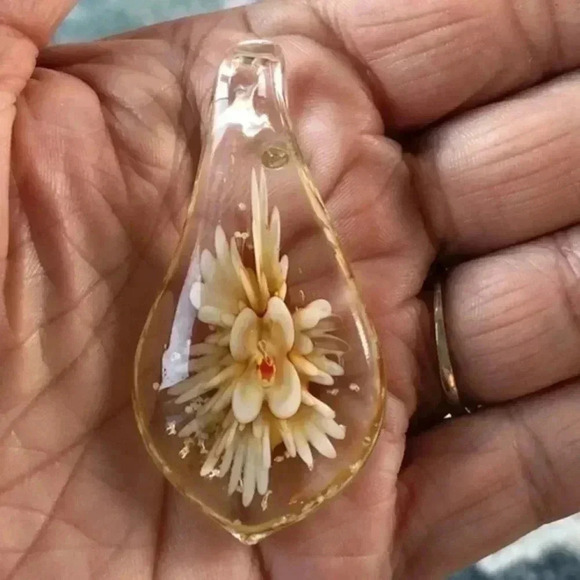 Amber GLOW IN THE DARK Murano Glass Teardrop Necklace Pendant NWT - Picture 1 of 5
